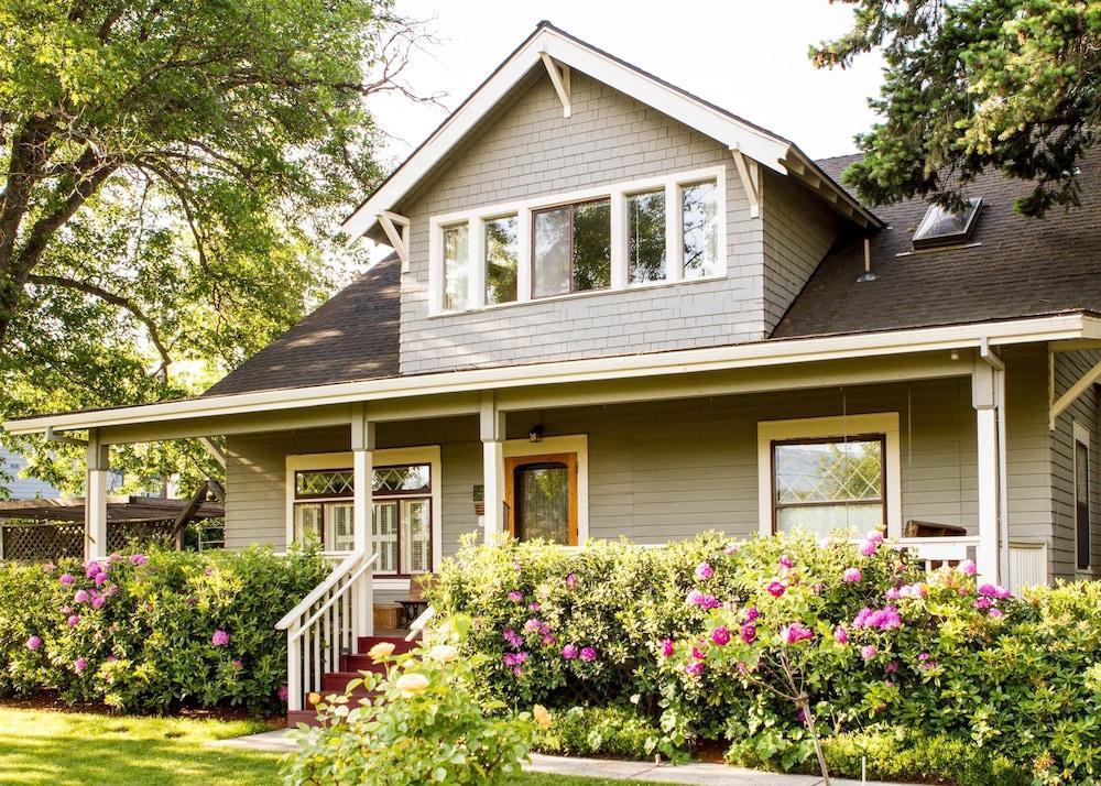 Oak Hill Bed & Breakfast Ashland Exterior photo
