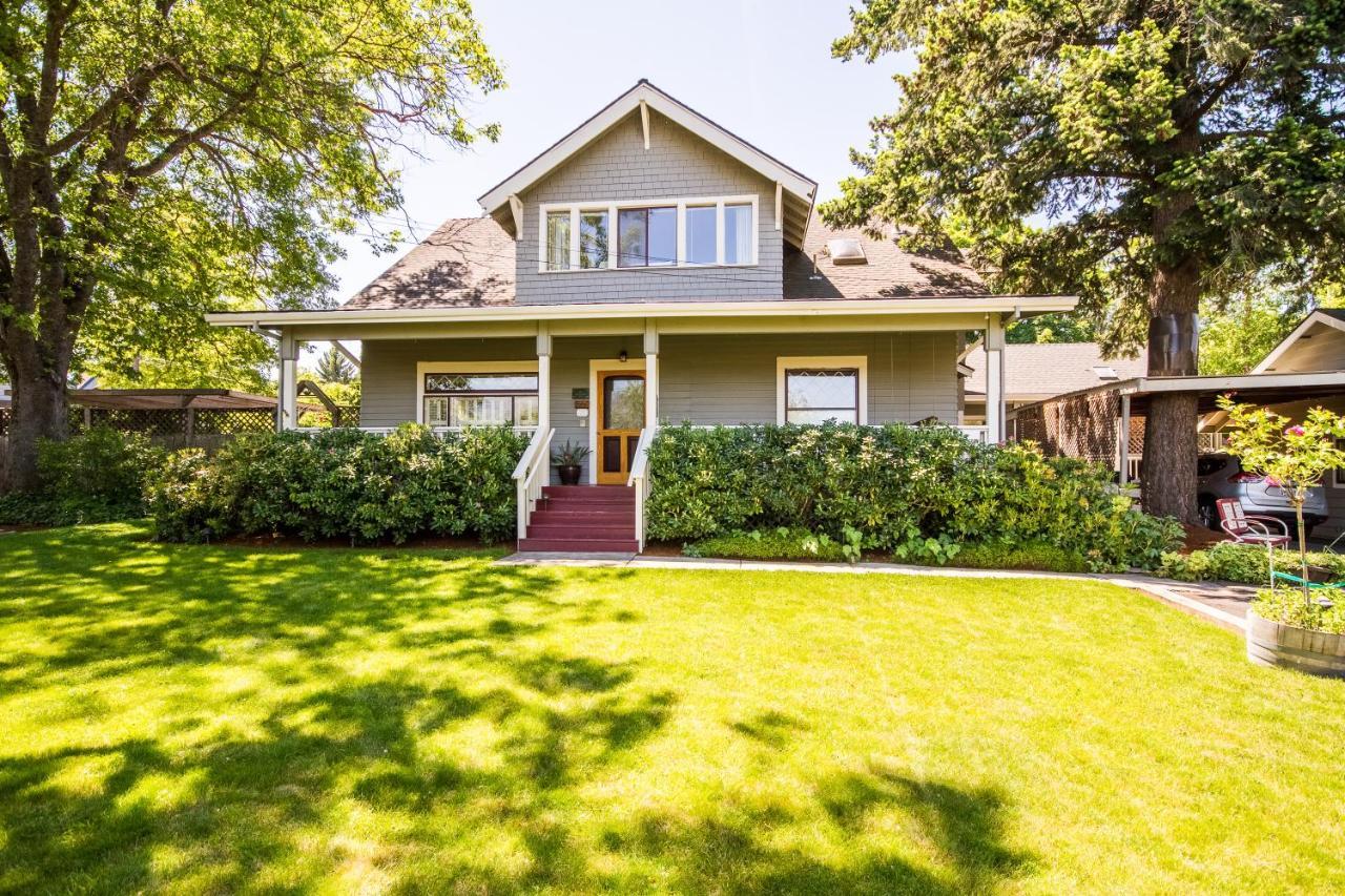 Oak Hill Bed & Breakfast Ashland Exterior photo